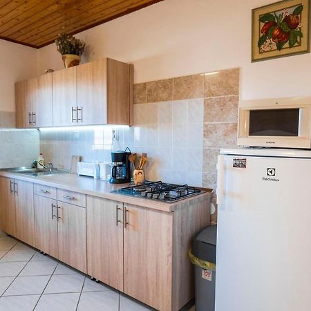 Kis Teniszhaz Ordacsehi Exteriér fotografie