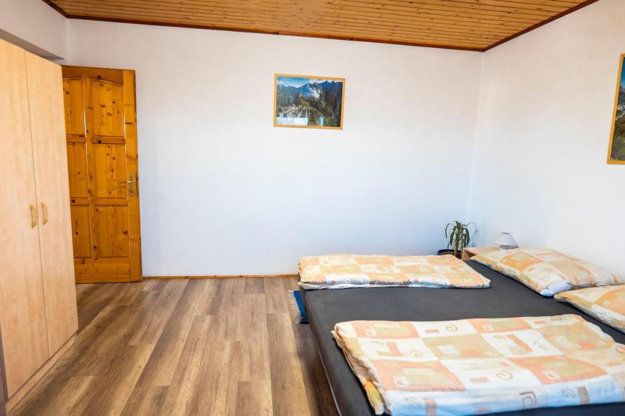 Kis Teniszhaz Ordacsehi Exteriér fotografie
